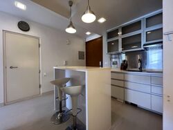 RV Suites (D10), Apartment #596275381